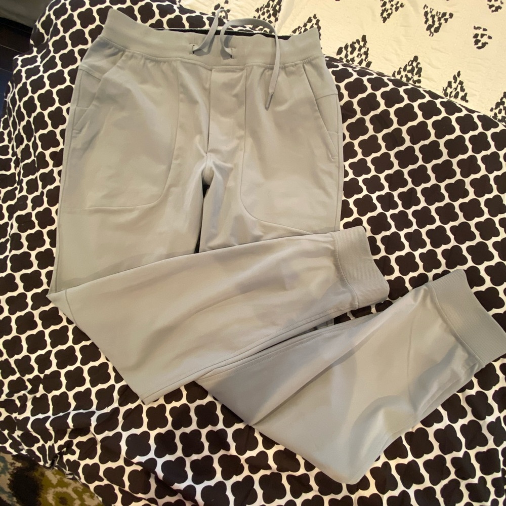 Men’s ABC Jogger 30” length light stone gray color